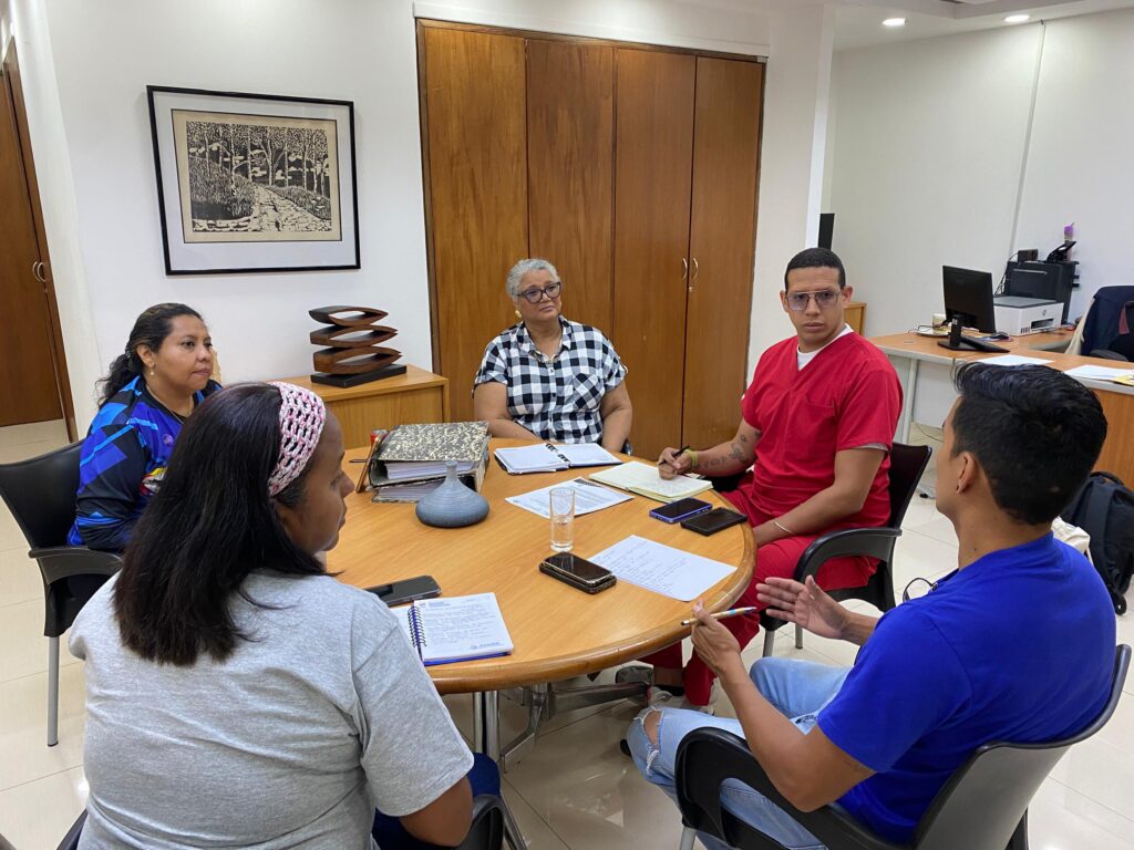 FAMES y FCE-ULA consolidan alianzas para fortalecer atención médica integral a los estudiantes